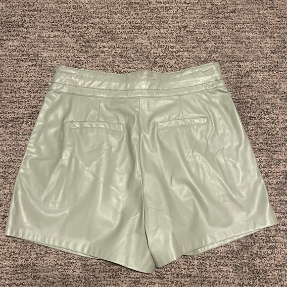 NWT BlankNYC Faux Leather Shorts - Picture 2 of 3